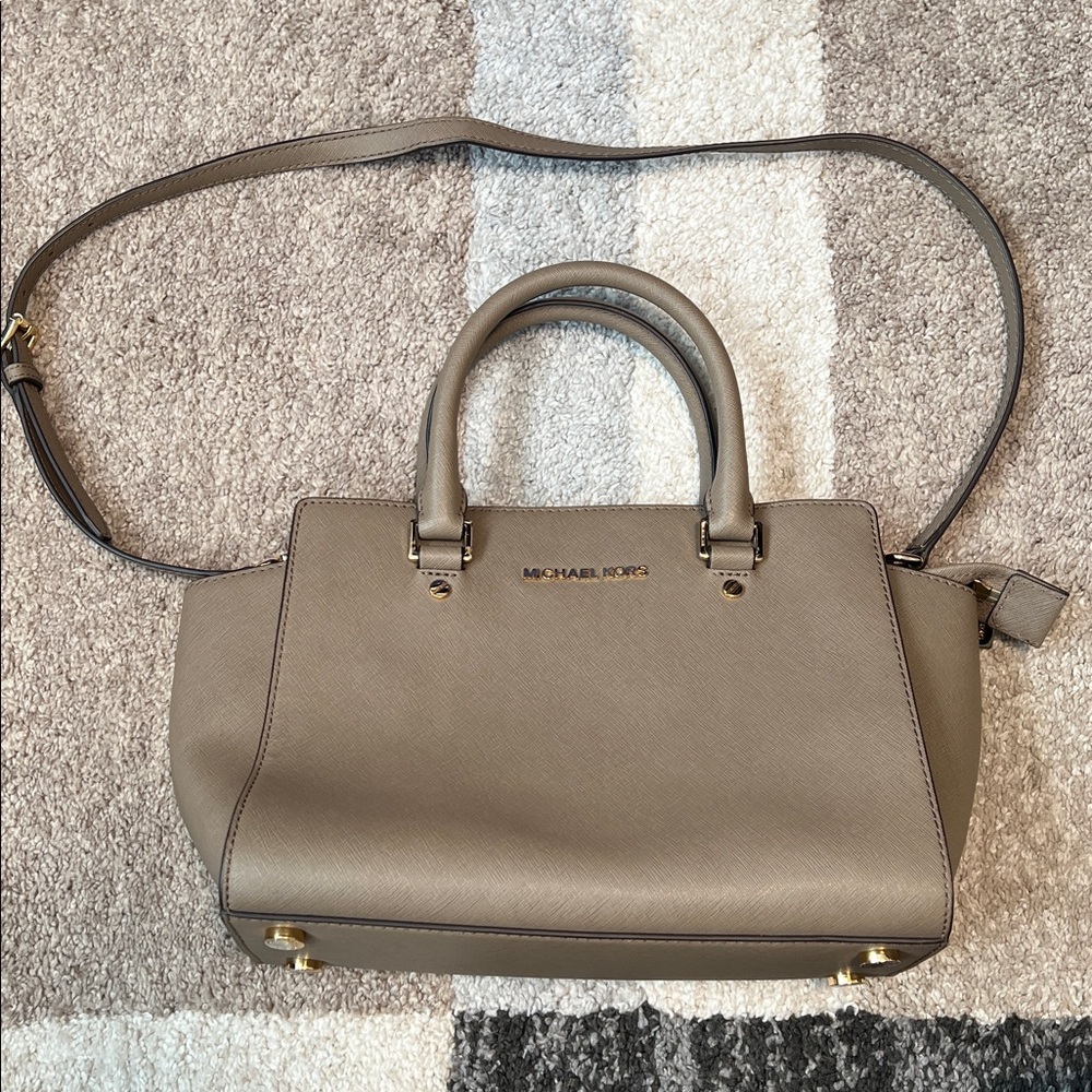 Michael Kors Medium Selma Satchel, taupe, pre-loved condition! - Picture 1 of 9